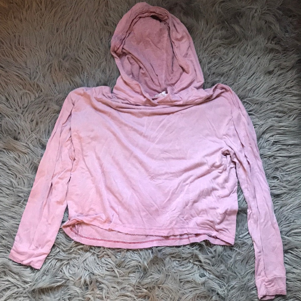 Pink long-sleeve crop-top